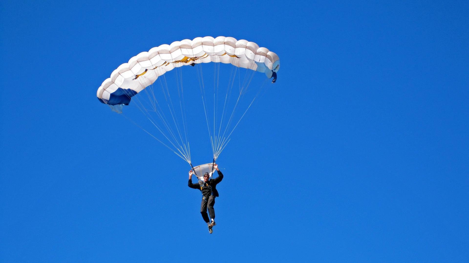 九游9游-_极限登顶：勇者挑战世界最高峰_，极限勇士挑战