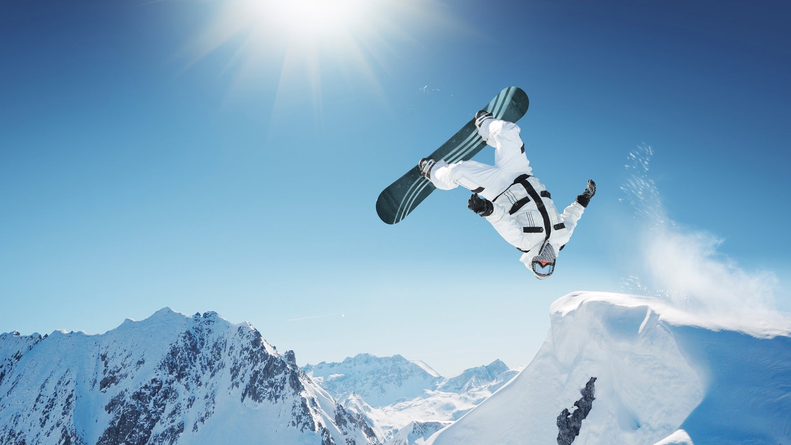 “逆境中的王者:车手在极端天气下的硬仗”