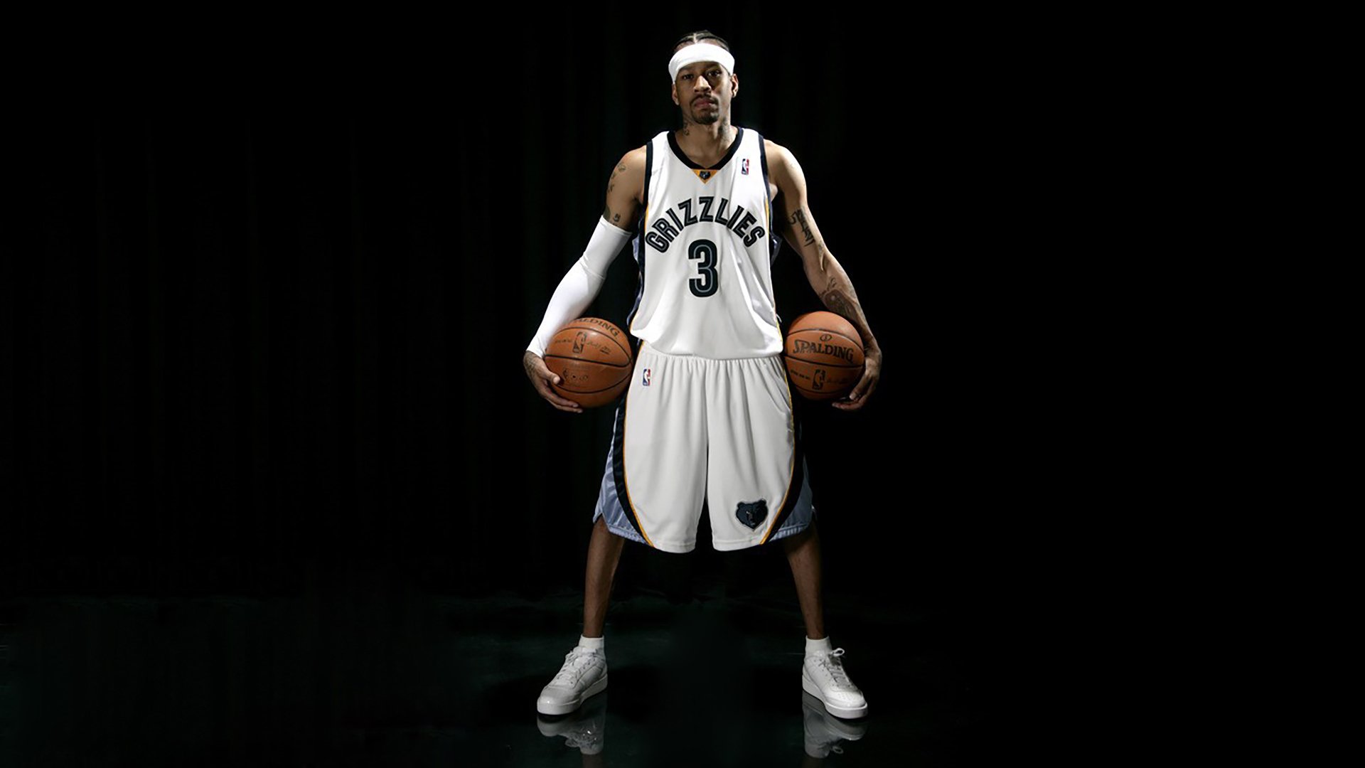 火箭篮网交锋激烈,场上对决壮观动人,火箭篮网比赛录像